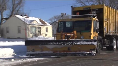 Milwaukee Department of Public Works short on snowplow drivers