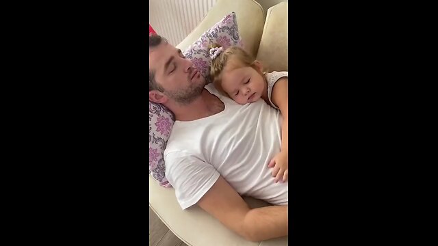 baby girl love so much her father 🥰