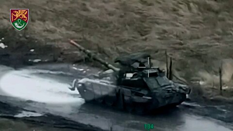 Ukrainian Drove vs. fully crewed Russian T-80