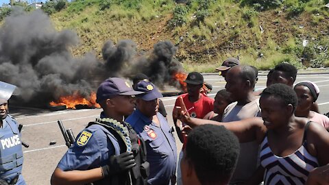 SOUTH AFRICA - Durban - Taxi ploughs into Durban schoolgirls (Videos) (eMS)