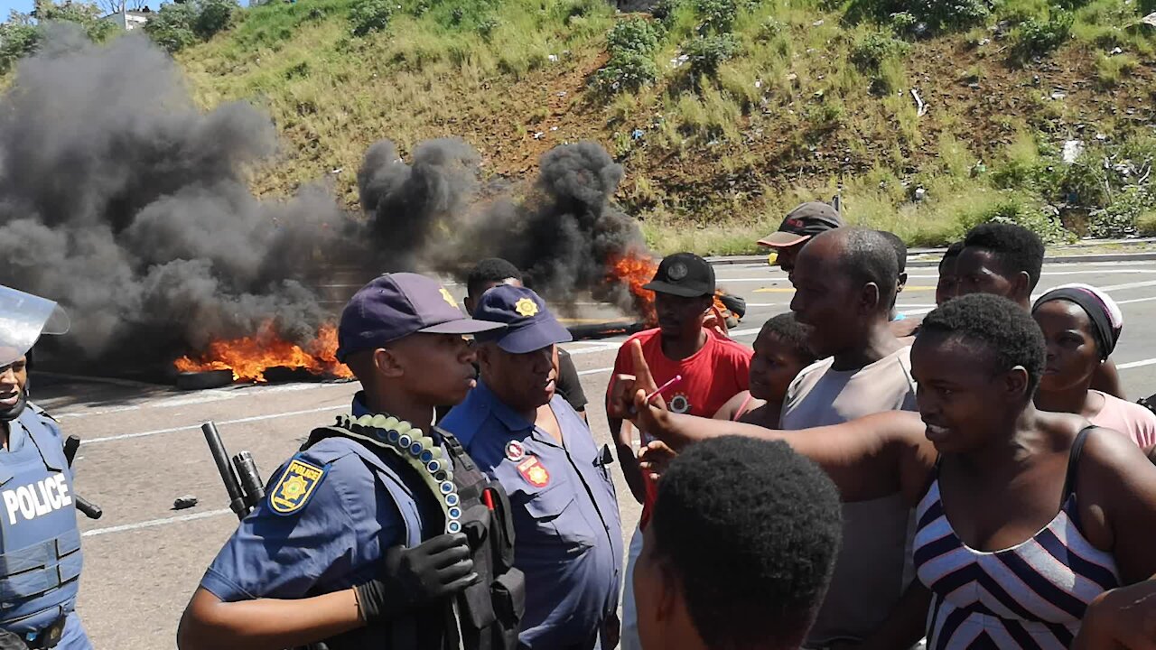 SOUTH AFRICA - Durban - Taxi ploughs into Durban schoolgirls (Videos) (eMS)