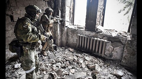 Intense footage of one Ukrainian soldier clearing the trenches from Russians