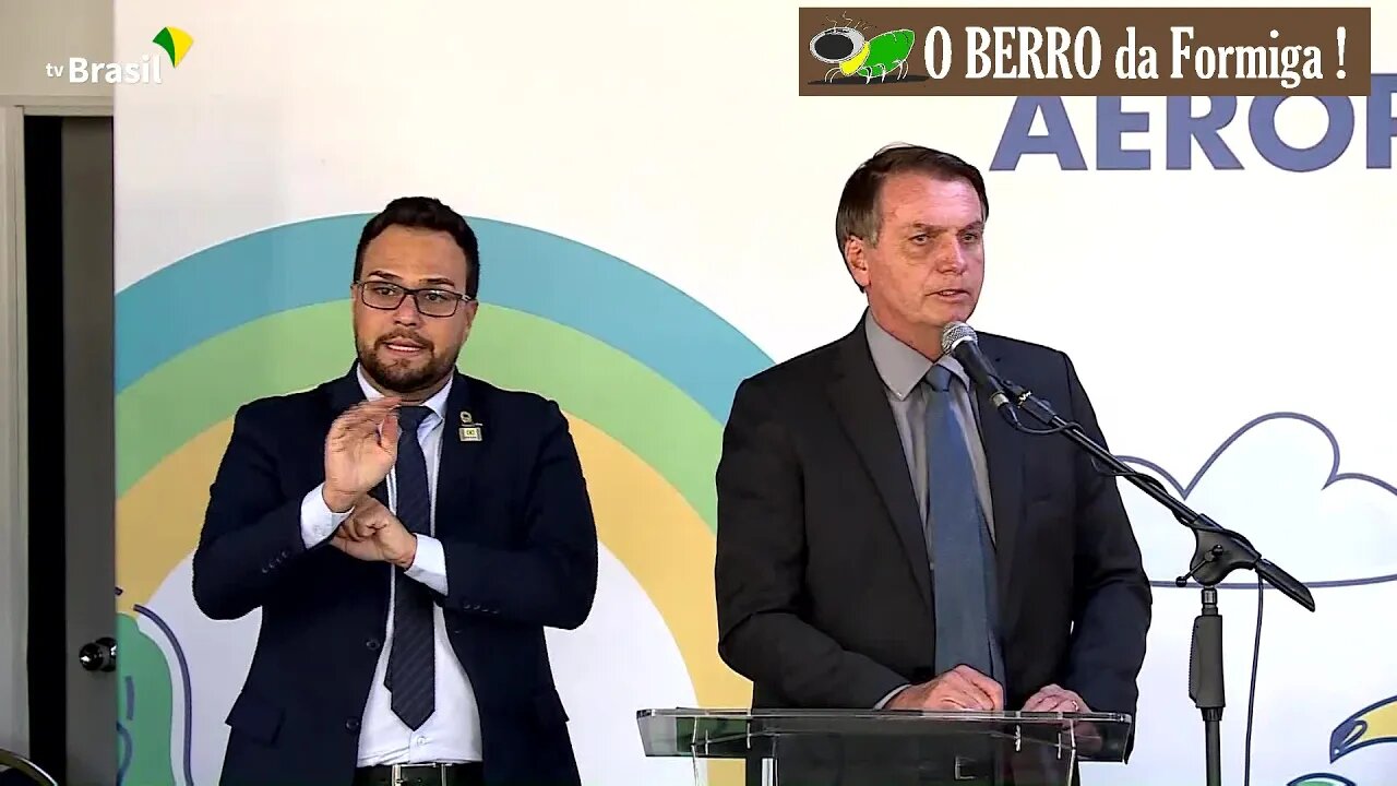 Bolsonaro inaugura nova pista do Aeroporto Internacional de Foz do Iguaçú-PR