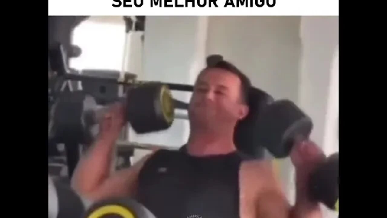 FAÇA ISSO COM SEU AMIGO E VEJA A REACAO DELE #academia #crossfit #malhar #meme #shorts