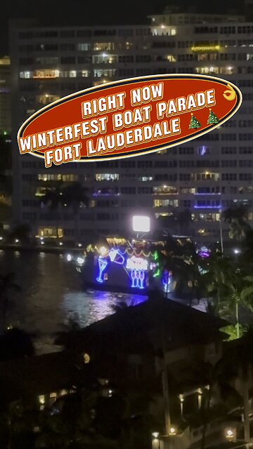 right now Winterfest Boat Parade 👌 Fort Lauderdale 🎄🎄#florida