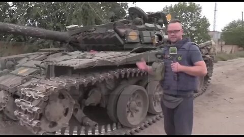 A downed Ukrainian T 72 tank His crew surrendered