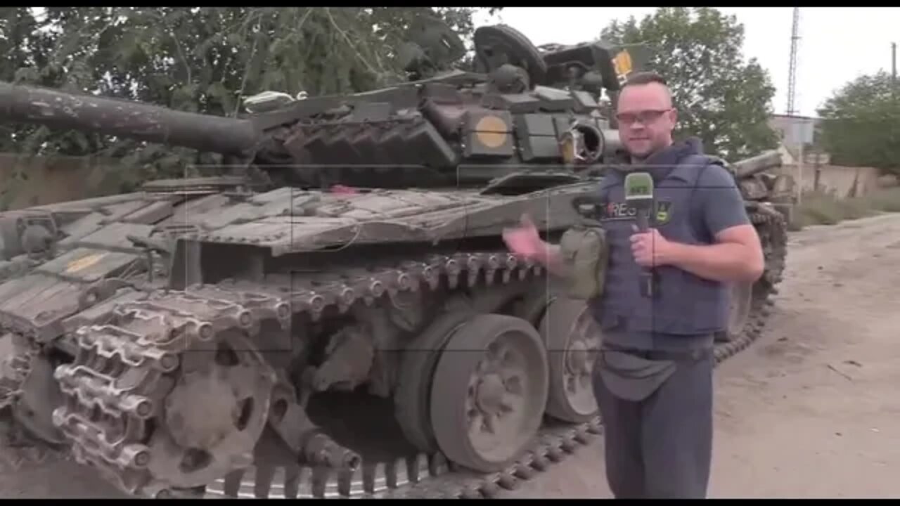 A downed Ukrainian T 72 tank His crew surrendered