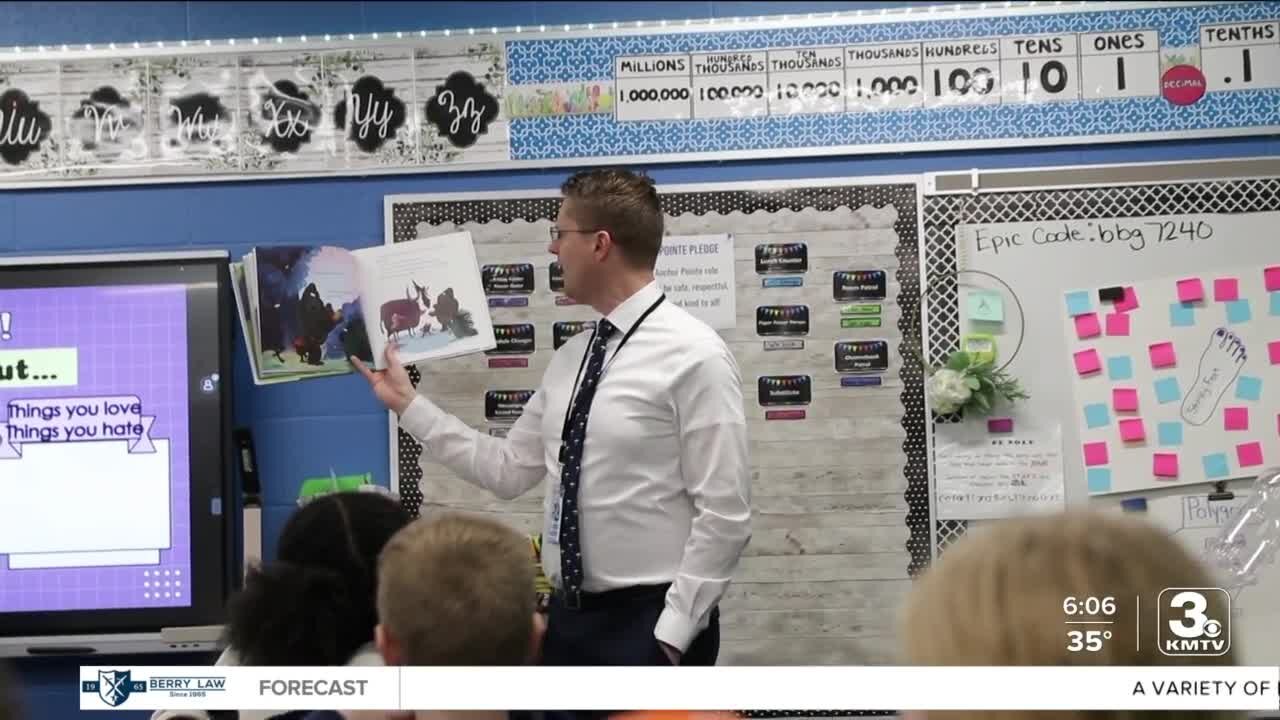 3 News Now stops by Anchor Pointe Elementary for Read Across America Week