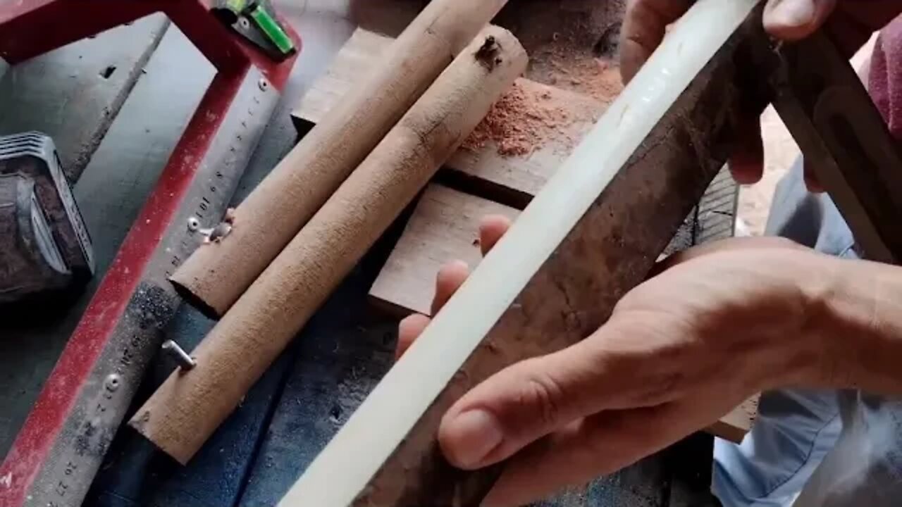 Pedreiro faz FERRAMENTA caseira Q assenta porcelanato sozinha 🤥