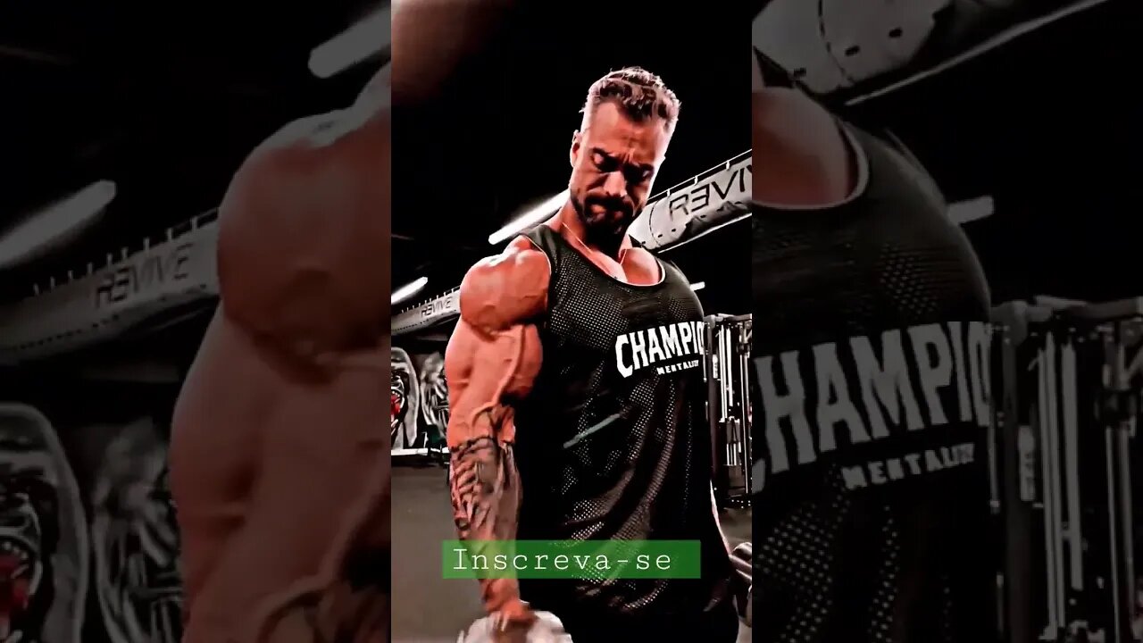 Cbum Biceps