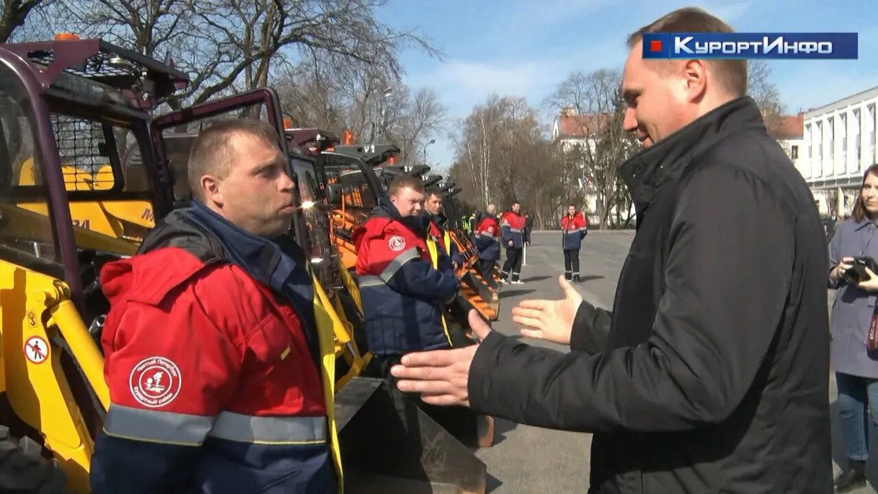 Готовность техники для уборки района в весенне-летний период проверили в Сестрорецке