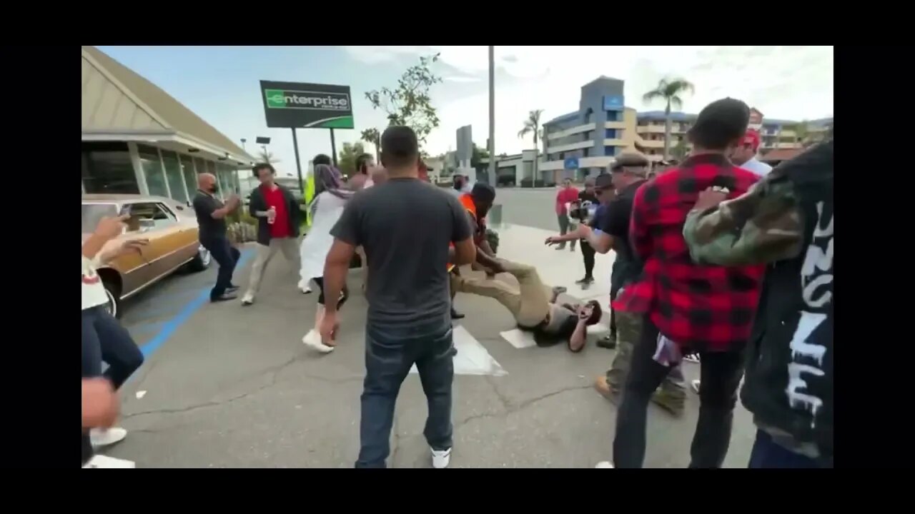 MOMENT ANGIE GOT BEAR #MACED IN FRONT OF ROSCOES ANAHEIM BY #ANTIFA #BLM #FUCKCHINA