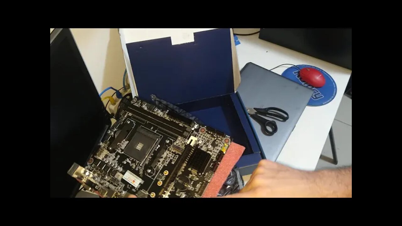 Unboxing Placa Mãe Soquete AM4 HUANANZHI A320 D4.