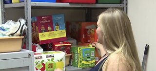 Las Vegas teacher brings back 'Giving Closet' to help students in need