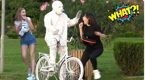 Best human statue prank | Best of just laughs - Awesome Reaction