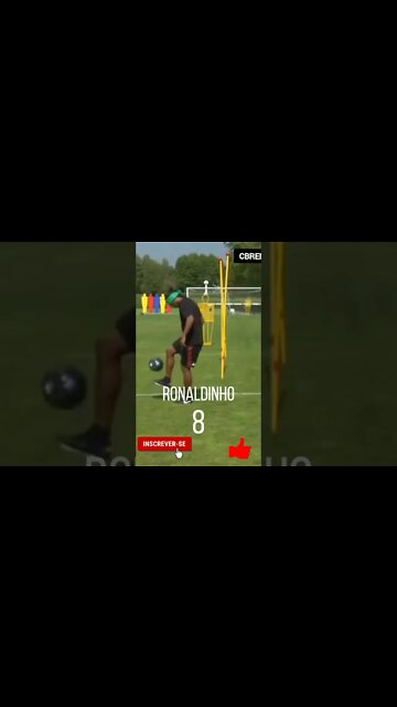 RONALDINHO ENSINANDO COMO SE FAZ 😂