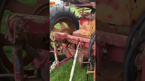 Auction buy: 400 Farmall with a suspect loader…..