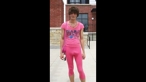Dude looks like a Lady…NOT