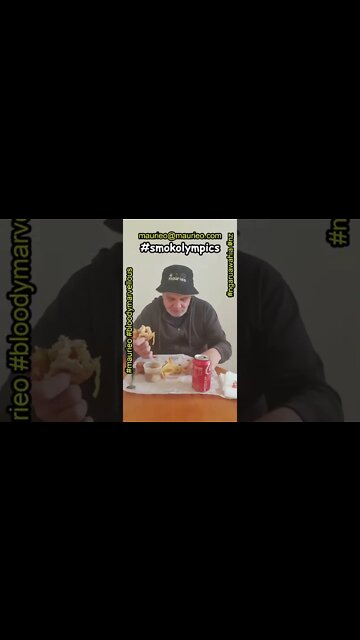 #maurieo #shorts A WALK IN THE PARK KFC ZINGER STACKER