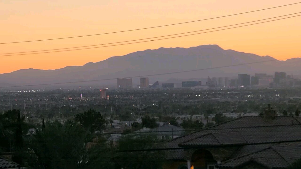 Did you see tonight's Las Vegas sunset? Check this out! 11.20.2024 #lasvegas #subscribe #follow