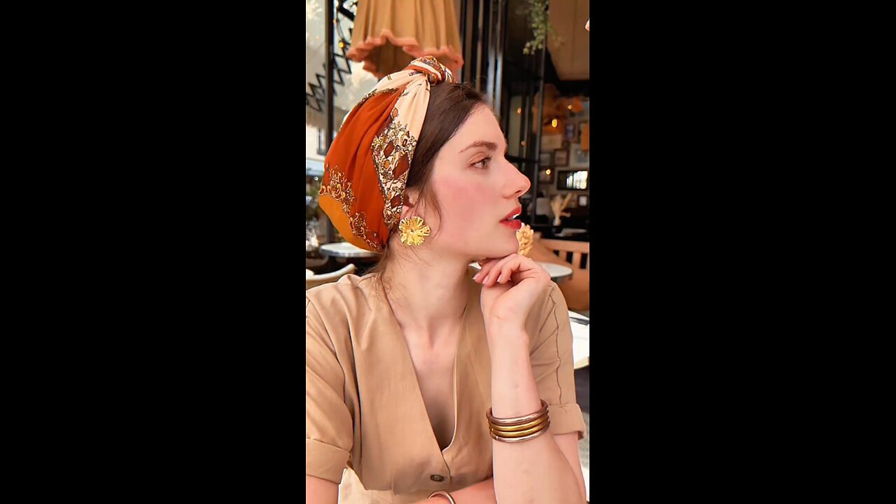 Women's turban - Retro style - Burnt orange pattern [Video] [Video], 2024 | Iş giyim, Saç, Saç bandı