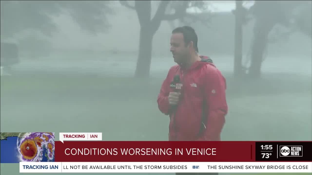 Michael Paluska in Sarasota County | Hurricane Ian conditions are worsening in Venice.