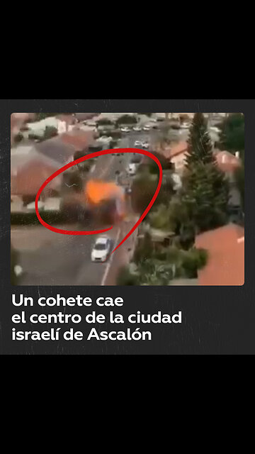 Momento en el que cae un cohete en el centro de la ciudad israelí de Ascalón