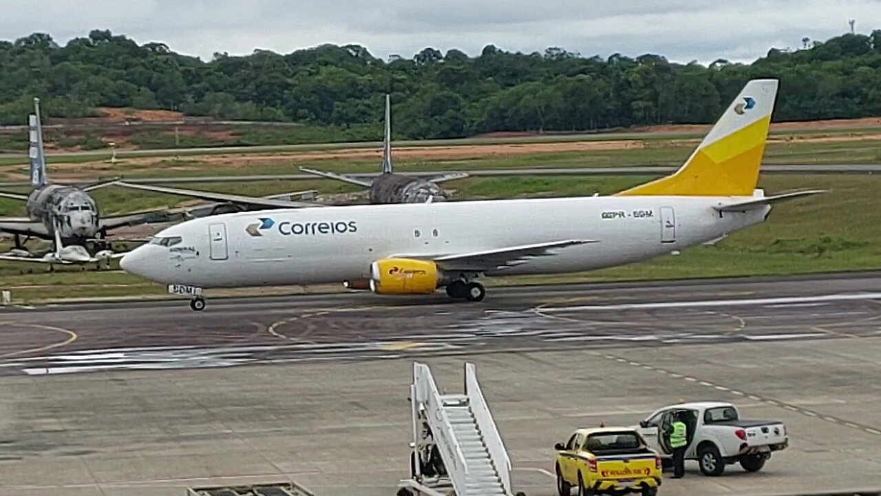 Boeing 737-300F PR-SDM Correios pousa em Manaus vindo de Brasília