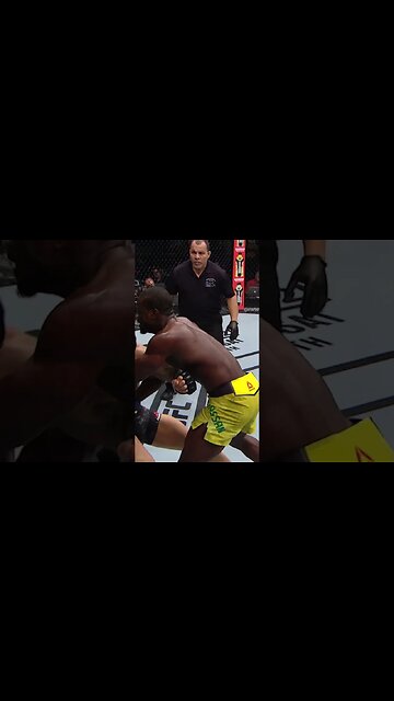 Abdul Razak Alhassan puts him out cold! 🥶