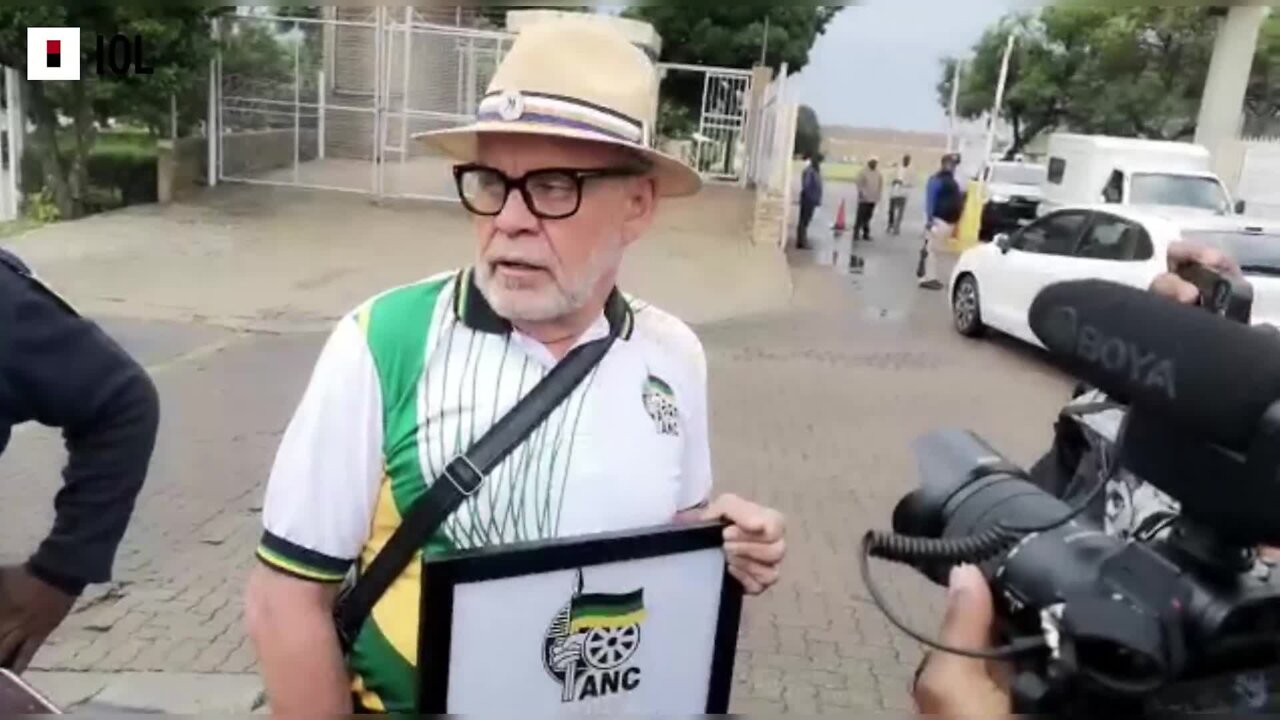 Watch: Carl Niehaus protesting against Ramaphosa at ANC NEC meeting