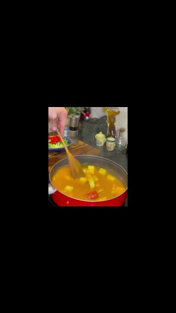 Pineapple & seafood red curry | @alirez.foods on IG 🍍🐟 #shorts