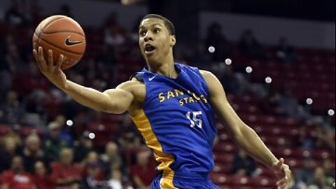 How To Dunk Like A Pro - "The One Handed Finish"