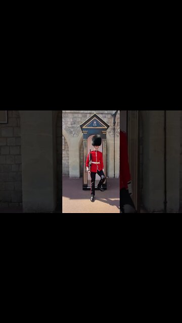 Guarding windsor castle 🏰 #windsorcastle