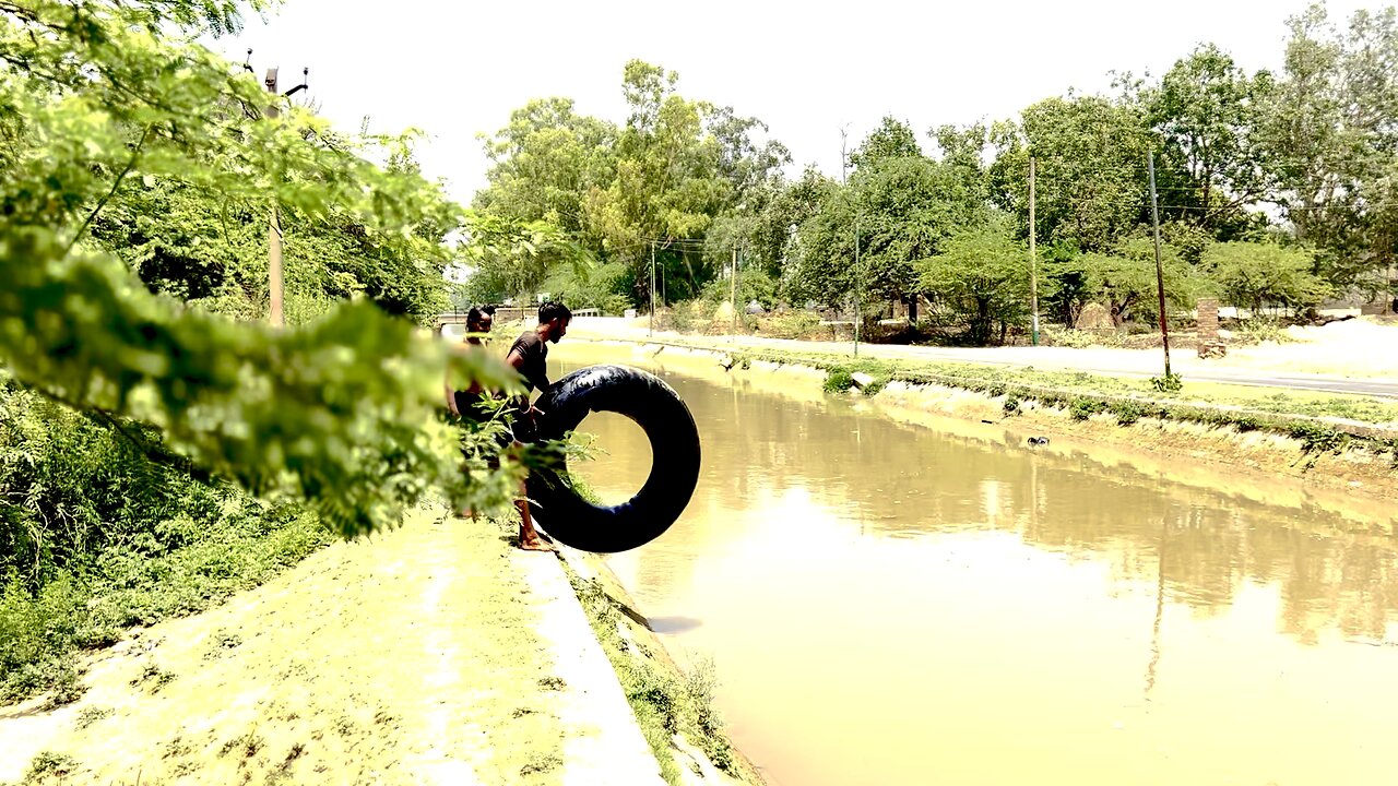 Mega airtube make relaxing ☺️ to swim in river