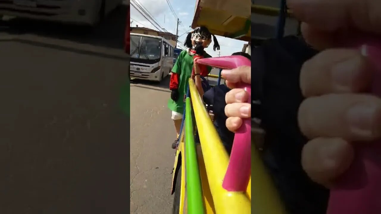 SENSACIONAL, CHAVES E CHIQUINHA DANÇANDO NA CARRETA DA ALEGRIA POP STAR, LIKE 70