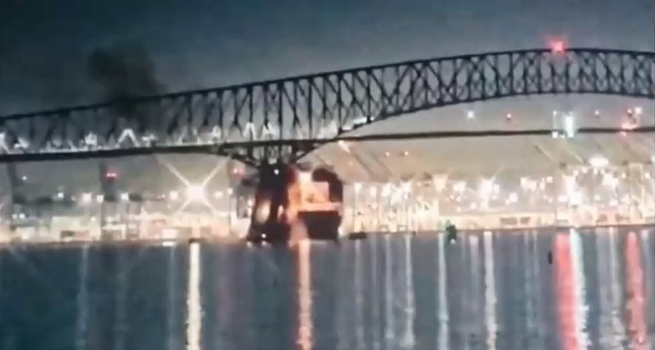 General Flynn💥Calls👉Baltimore🚢Barge🌉Disaster💥A👉Black🦢Swan👀Event💥🔥🤬