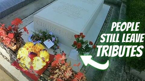 I visit the grave of Winston Churchill (and end up at Blenheim Palace horse racing trials)