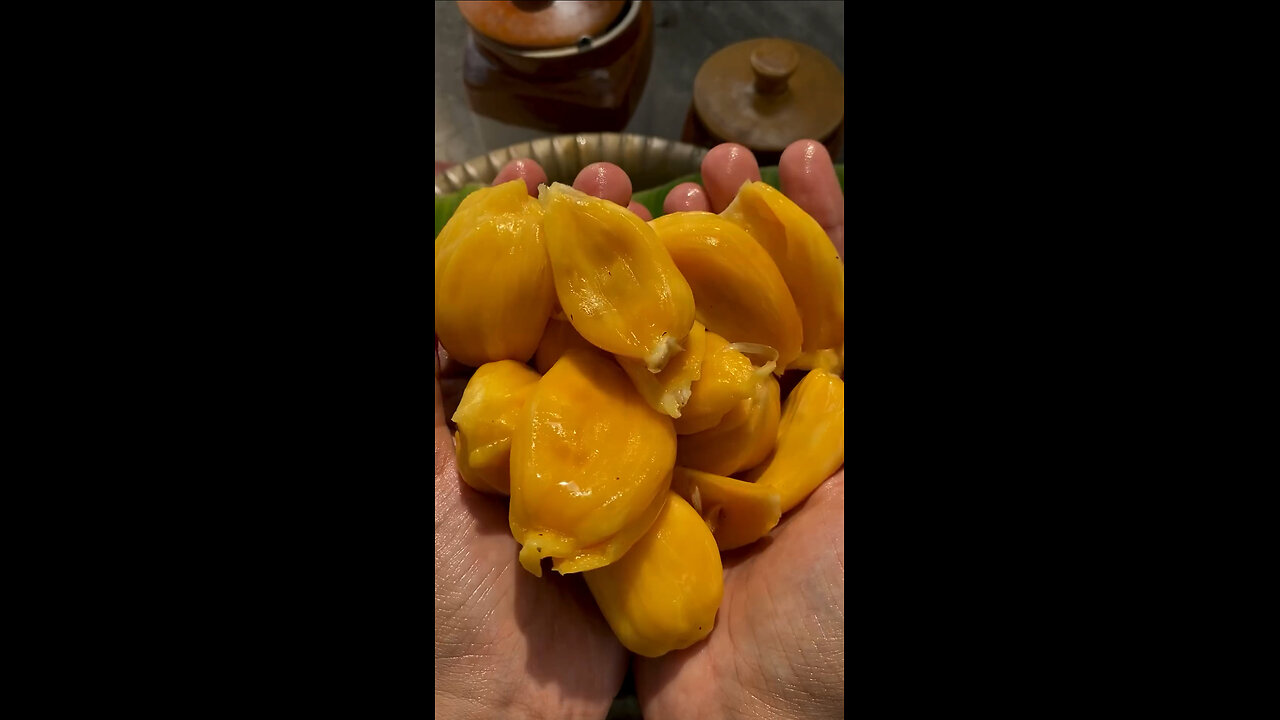 JACKFRUIT CUTTING & EATING