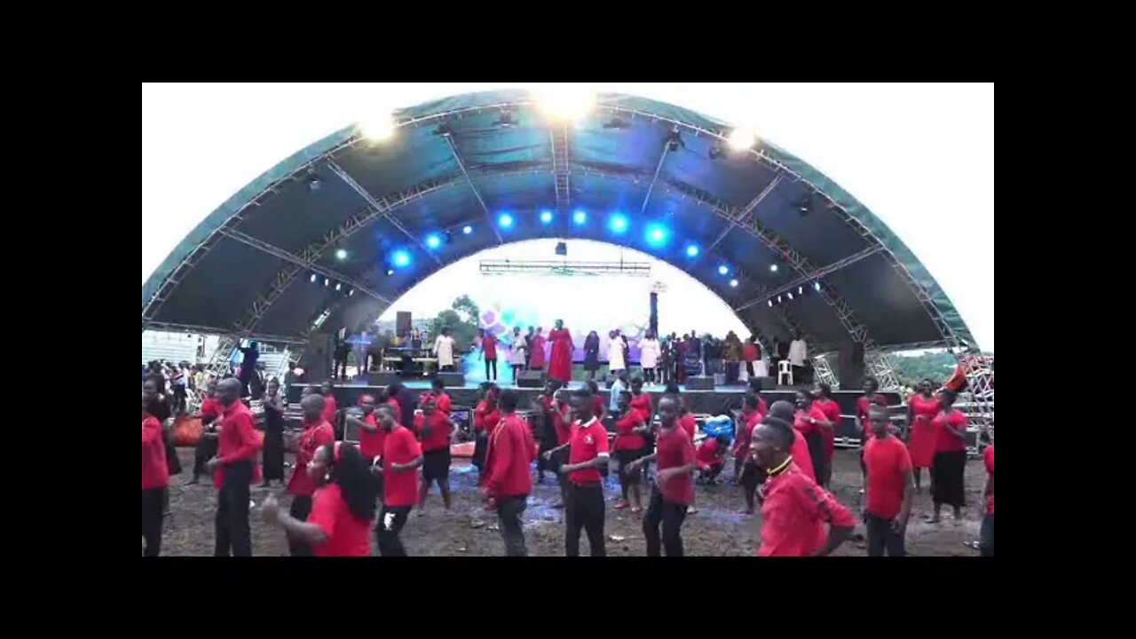 Uri Imana Nyamana | Rwandese Gospel live praise ( Greater Bunyoro Revival Crusade )