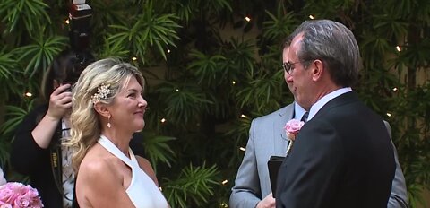 Heart transplant recipients get married in Las Vegas on 2/22/22