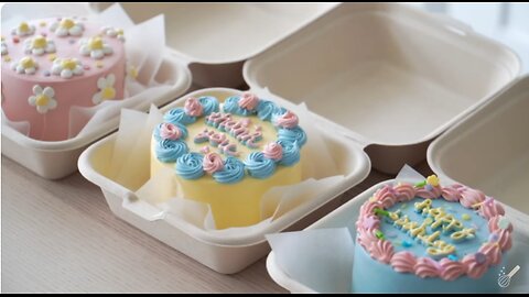 Mini Lunch Box Cakes: Small in Size, Big on Profits