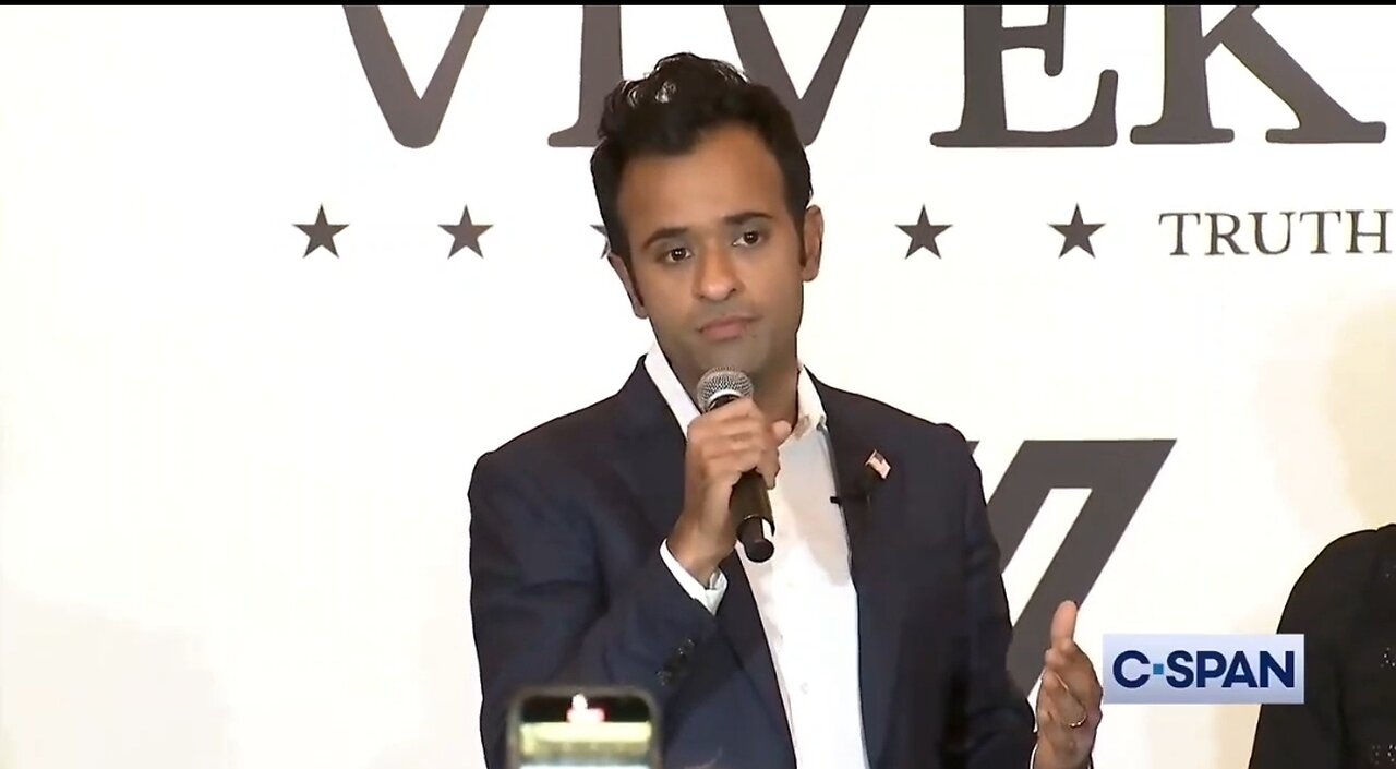 Vivek Ramaswamy Drops Out, Endorses Trump