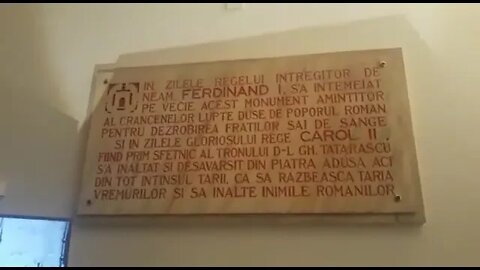 Arcul de Triumf profanat de o expozitie obscena