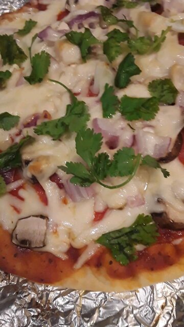 Building a pizza pie