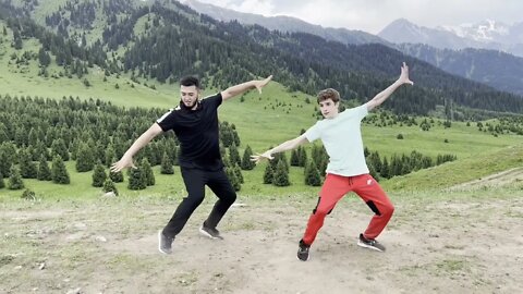 Лезгинка - Лучшие Танцы Кавказа! Чеченская песня Со ехач Серноводскехь санна 2022