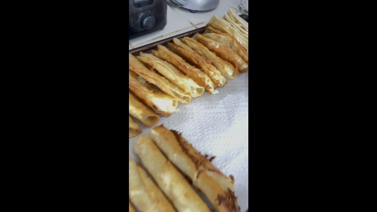 Taco & taquito Fry #tacos #taquitos #slomo #foodie #adsonreels #asmrfood #foodvideos