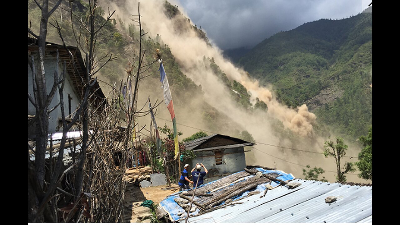 massive landslide caught on camera