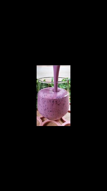 I LOVE this Banana Blueberry Smoothie recipe!🍌#shorts #blueberrysmoothie