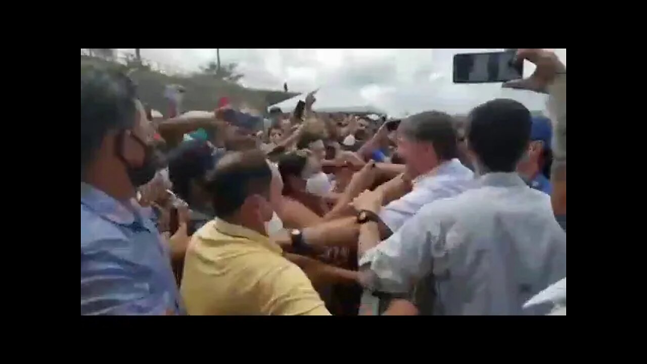 Bolsonaro é ovacionado por multidão no Nordeste ao liberar tráfego em ponte entre Alagoas e Sergipe