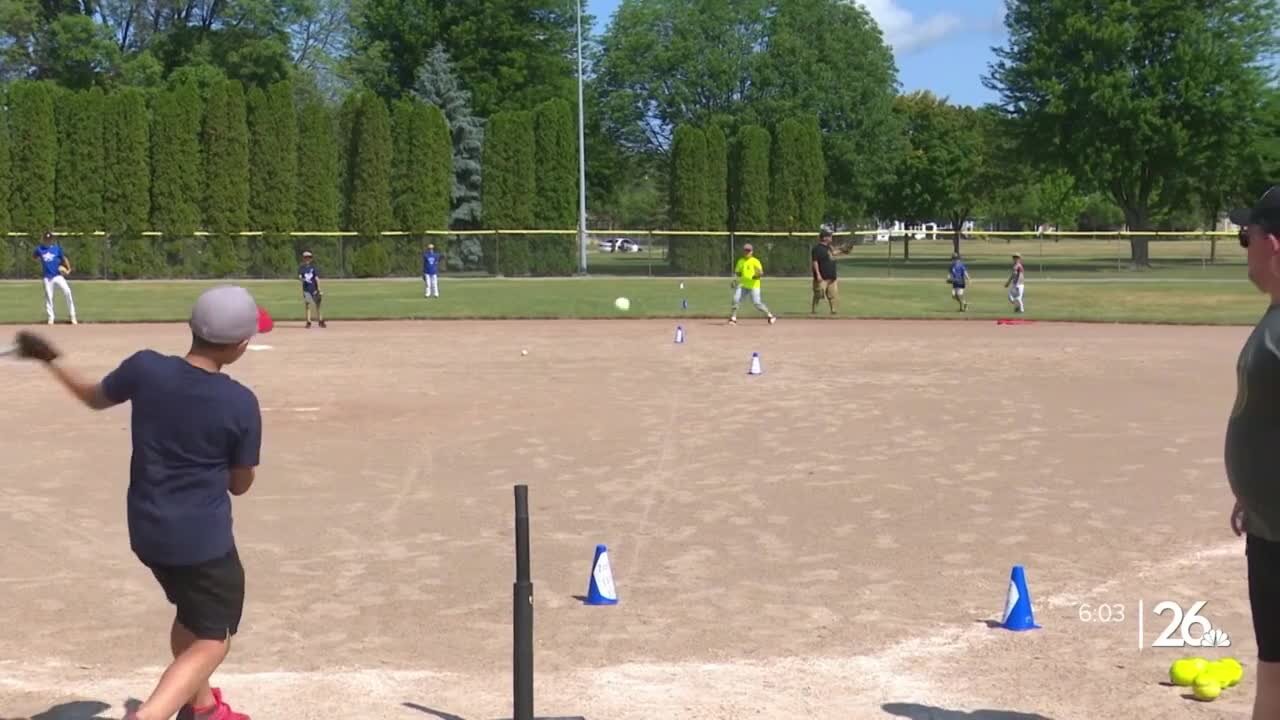 Oshkosh kids get active with MLB Pitch, Hit & Run challenge